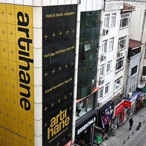 alt_1Kadıköy Güzel Sanatlara Hazırlık ve Resim Kursu - Artı Hane