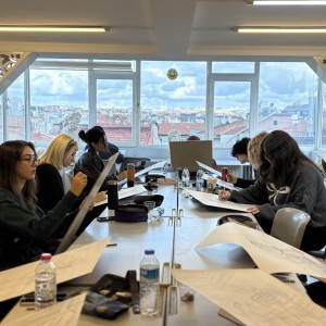 alt_1Kadıköy Güzel Sanatlara Hazırlık ve Resim Kursu - Artı Hane