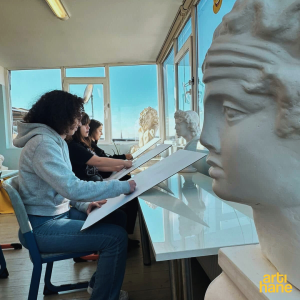 alt_1Kadıköy Güzel Sanatlara Hazırlık ve Resim Kursu - Artı Hane